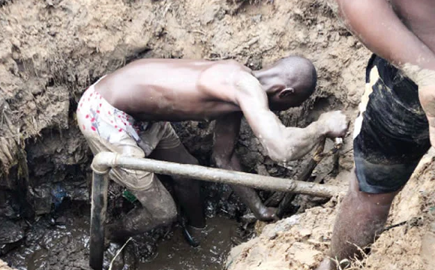 Suspected vandals lay pipe to steal fuel from NNPC pipeline